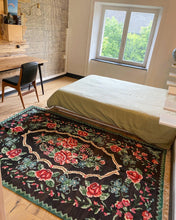 Charger l'image dans la galerie, Tapis Moldave Vintage Room 1