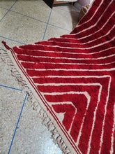 Charger l'image dans la galerie, Tapis Béni Ouarain Neuf tout en relief Love