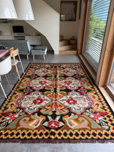 Charger l'image dans la galerie, Tapis Moldave Kaléidoscope