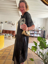 Charger l'image dans la galerie, Sac Bee By Sandra en cuir façon boule à facettes Studio 54 🪩🗽🔥🕺