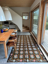 Charger l'image dans la galerie, Tapis Moldave Vintage Victoire 1