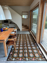 Charger l'image dans la galerie, Tapis Moldave Vintage Victoire 1