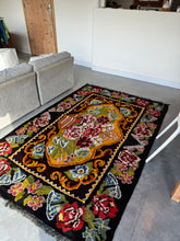 Charger l'image dans la galerie, Tapis Moldave Vintage Victoire 2