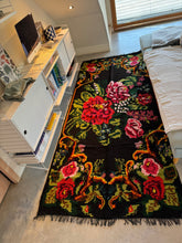 Charger l'image dans la galerie, Tapis Moldave Vintage Victoire 3