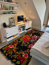 Charger l'image dans la galerie, Tapis Moldave Vintage Victoire 3