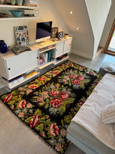 Charger l'image dans la galerie, Tapis Moldave Vintage Victoire 4