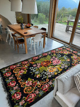 Charger l'image dans la galerie, Tapis Moldave Vintage Victoire 5