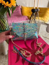 Charger l'image dans la galerie, Sac Bee By Sandra tout en cuir Zébra Lova 🦓💙💙🪩
