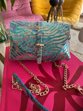 Charger l'image dans la galerie, Sac Bee By Sandra tout en cuir Zébra Lova 🦓💙💙🪩