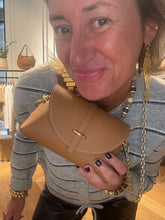 Upload image to gallery, SAC EN CUIR GRAINÉ CARAMEL ROSALIE