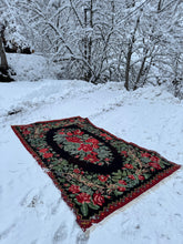 Charger l'image dans la galerie, Tapis Moldave Vintage Gresse 4