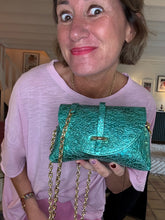 Upload image to gallery, SAC EN CUIR IRISÉ VALENTINE