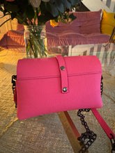 Charger l'image dans la galerie, Sac B en cuir grainé rose fluo Ali 💕💕💕💕🔥🔥🔥