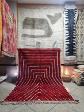 Charger l&#39;image dans la galerie, Tapis Béni Ouarain Neuf tout en relief Love
