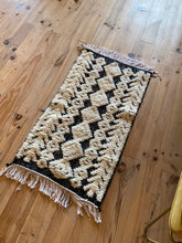 Charger l&#39;image dans la galerie, Tapis Béni Ouarain Neuf tissé sur un Kilim Neuf Bamba 3
