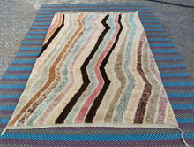 Charger l&#39;image dans la galerie, Tapis Mrirt Neuf Golden Rainbow
