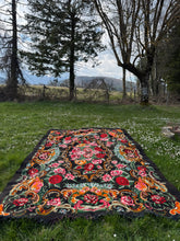 Upload image to gallery, Tapis Moldave Vintage WoW 7
