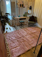 Charger l&#39;image dans la galerie, Tapis Béni Ouarain Neuf tissé sur un Kilim Neuf Big Apple 2
