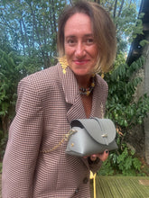 Upload image to gallery, SAC EN CUIR GRAINÉ GRIS ALMA
