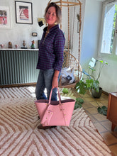 Upload image to gallery, SAC CABAS GEORGES CUIR GRAINÉ ROSE
