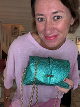 Upload image to gallery, SAC EN CUIR IRISÉ VALENTINE
