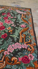 Charger et lire la vidéo dans la visionneuse de la Galerie, Tapis Moldave Vintage New Co September 3
