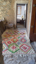 Charger et lire la vidéo dans la visionneuse de la Galerie, Tapis Béni Ouarain Neuf Cévennes 1
