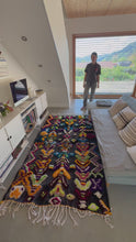 Charger et lire la vidéo dans la visionneuse de la Galerie, Tapis Béni Ouarain Neuf Tissé sur un Kilim Neuf Simone 2
