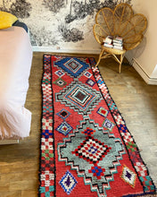 Charger l&#39;image dans la galerie, Tapis Azilal Vintage Week-end 1
