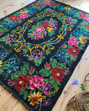 Charger l&#39;image dans la galerie, Tapis Moldave Vintage Beach 5
