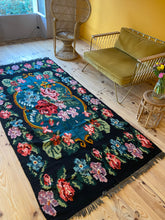 Charger l&#39;image dans la galerie, Tapis Moldave Vintage Vacances 2
