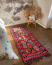 Charger l&#39;image dans la galerie, Tapis Azilal Vintage Emotion 2
