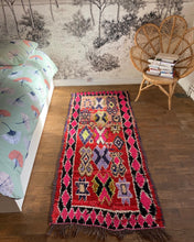 Charger l&#39;image dans la galerie, Tapis Azilal Vintage Emotion 2
