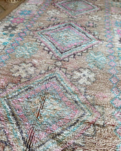 Charger l&#39;image dans la galerie, Tapis Boujaad Vintage Exceptionnel
